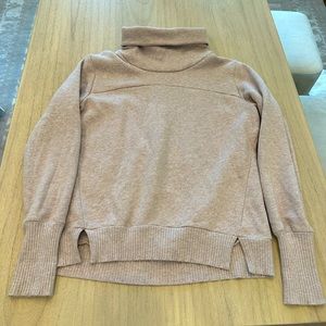 Alo Yoga turtleneck sweatshirt blush cotton size small